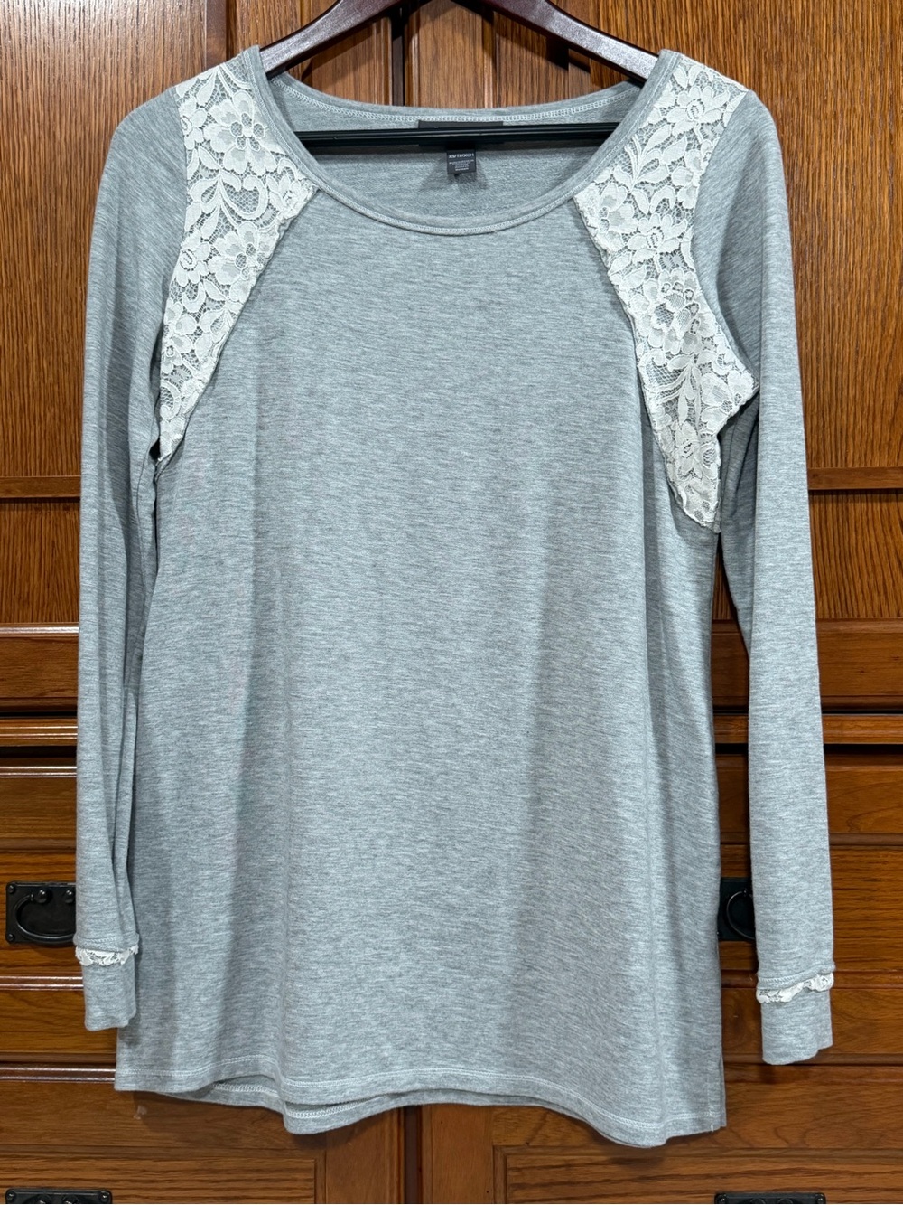 A Pea in the Pod Maternity Lace Tunic Cozy Knit Grow-With-Me Baby Bump Top Chic